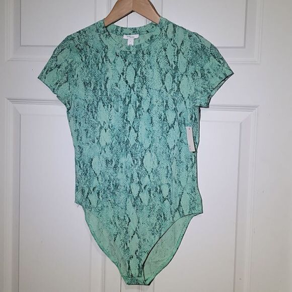 DAILY Ritual Mint Snake Skin Short Sleeve‎ Bodysuit - Picture 4 of 9